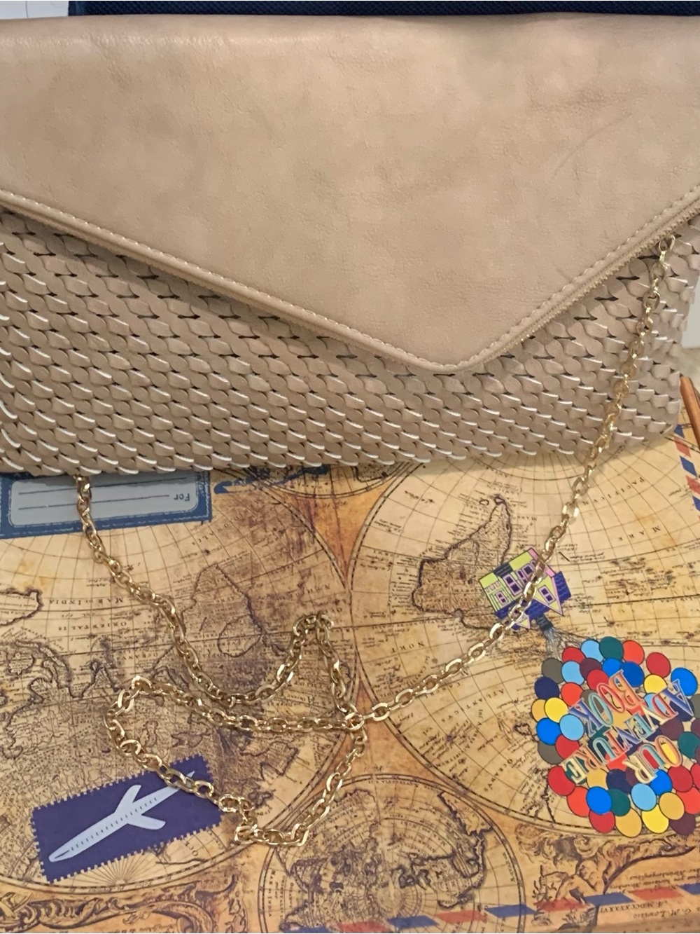 Beige Woven Envelope Crossbody Bag with Gold Chain